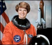 <p>American astronaut Eileen Marie Collins, a veteran of four space shuttle missions is leaving the astronaut corps; the US space agency NASA announced Monday.</p>

