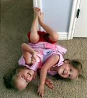 <p>Kendra Herrin and Maliyah Herrin, both four years, are unique siblings. These sisters shared a liver, kidney, bladders, had a single pelvis and two legs, each one controlled by one girl.</p>
